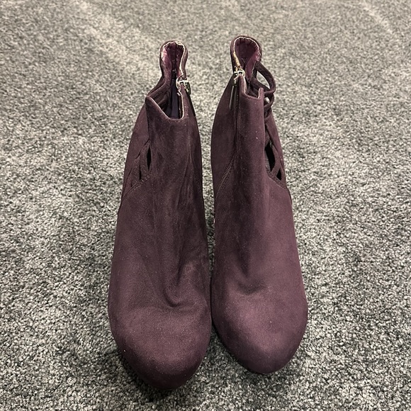 NEW LOWER PRICE!! Lane Bryant Heeled Ankle Booties - Picture 3 of 7